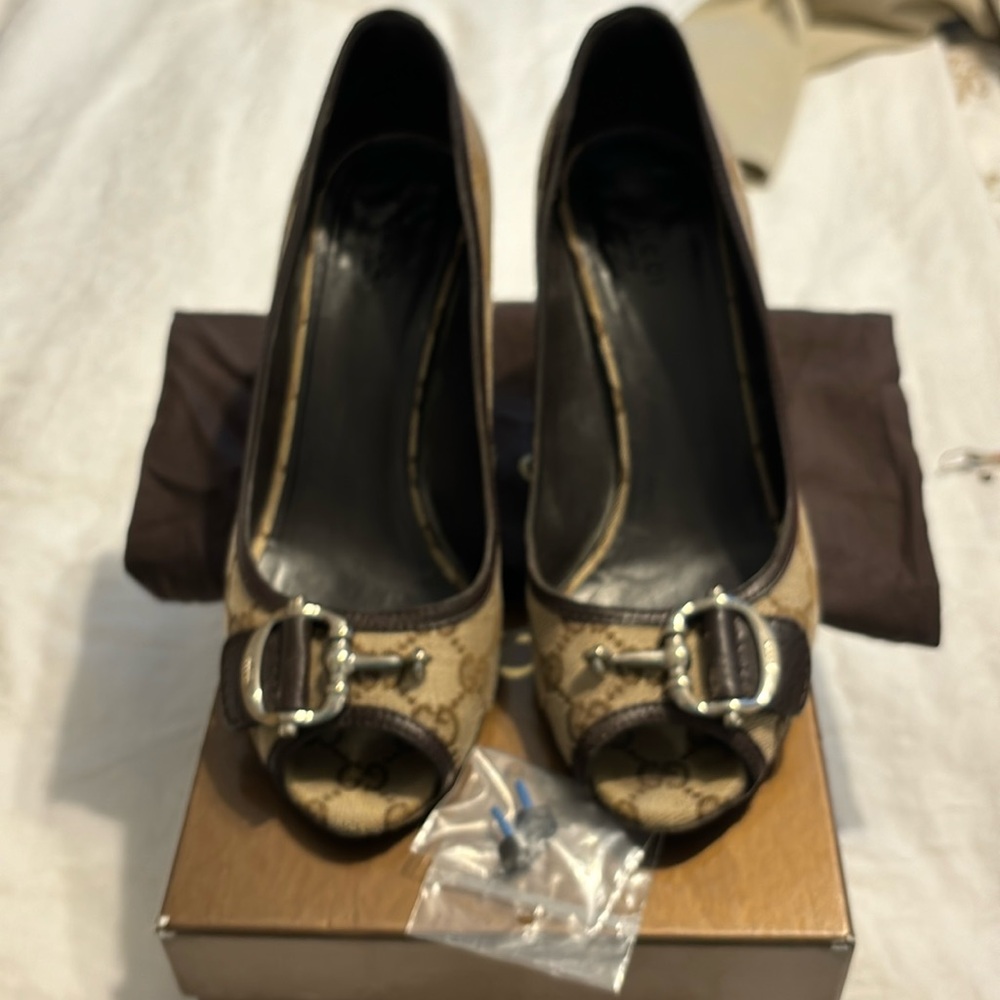Gucci vintage heels